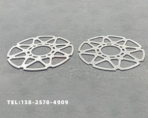 變形的鋁板如何快速調(diào)平呢？用什么機(jī)器呢？</a>